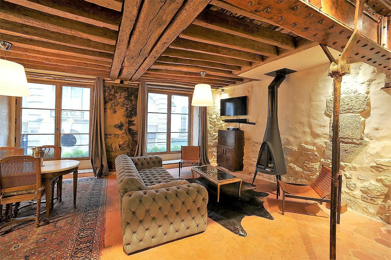 Beautiful In Historical Marais Apartman