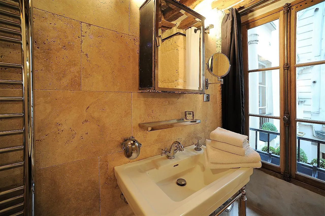 Beautiful In Historical Marais 巴黎